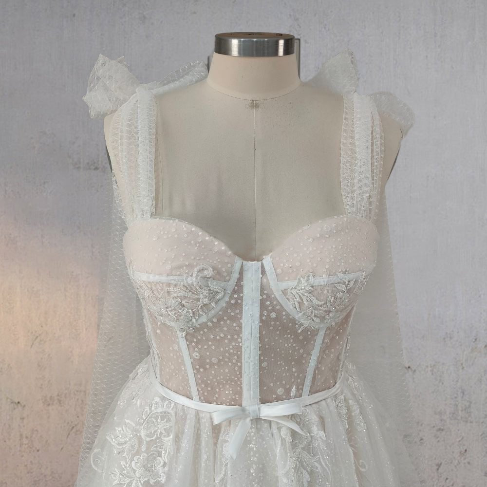 A-Line White Tulle Lace Flattering Wedding Dress With Slit