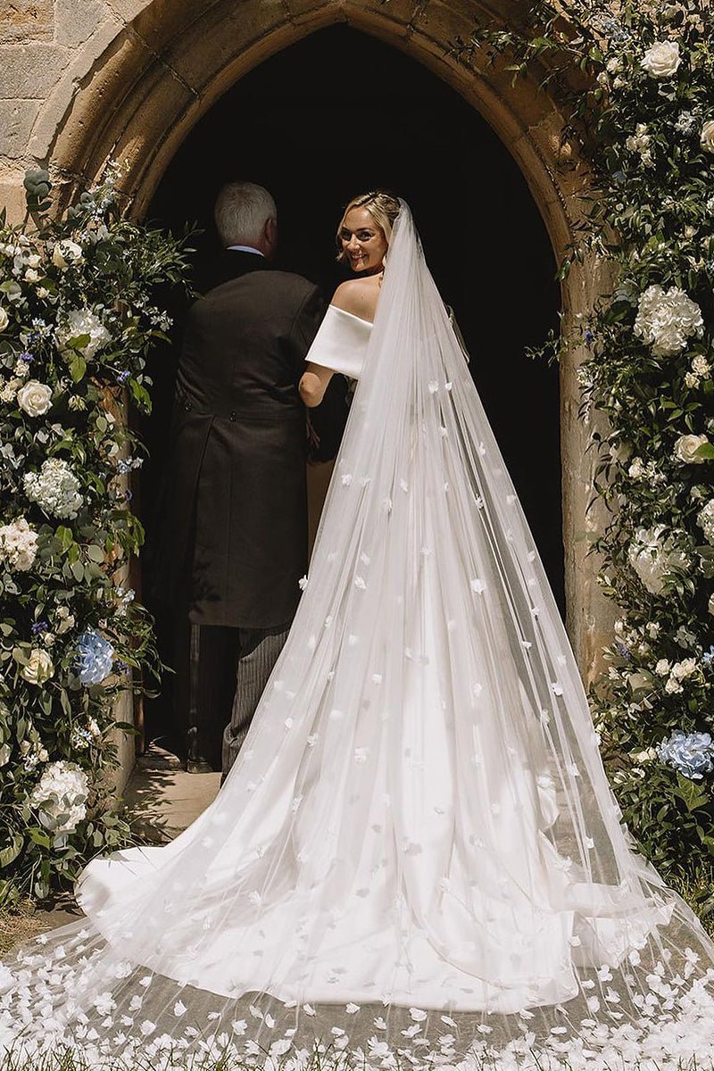 Gorgeous  Mermaid Off the Shoulder White Satin Wedding Dresses