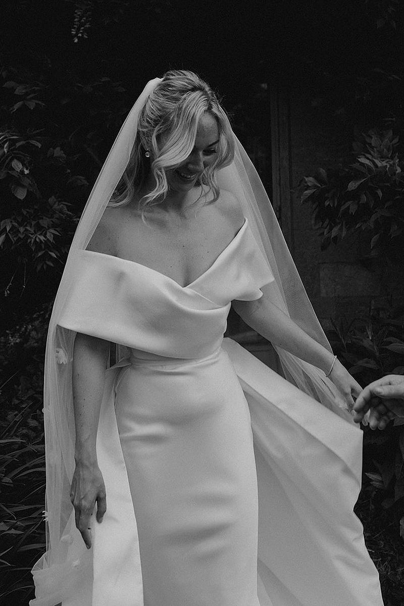 Gorgeous  Mermaid Off the Shoulder White Satin Wedding Dresses