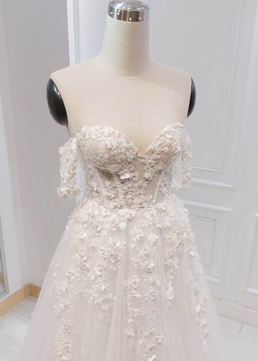 A-line White Off the Shoulder Wedding Dress With Flower Embroidery