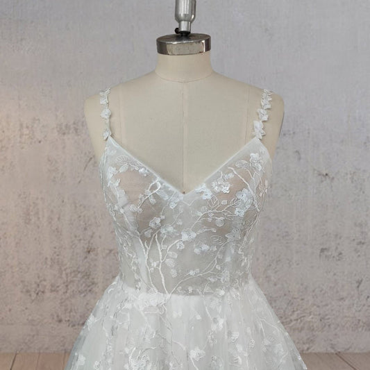 A-Line White Flower Appliqued Tulle Wedding Dress