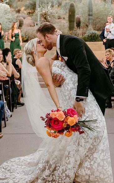 Bohemian A-Line Sweetheart Garden Lace Wedding Dress With Open Back And Appliques