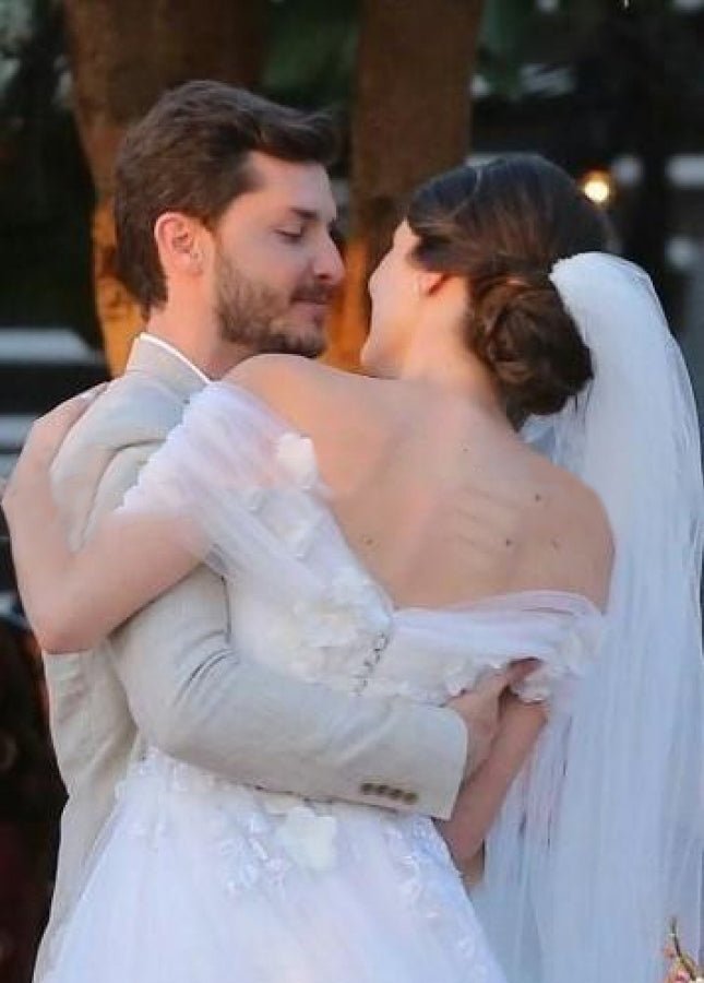 Appliques 3D Flowers Wedding Dresses Off-the-shoulder