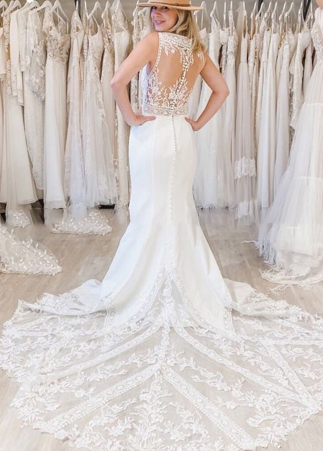 Boho Mermaid V-neck Bridal Dress with Lace Chapel Train