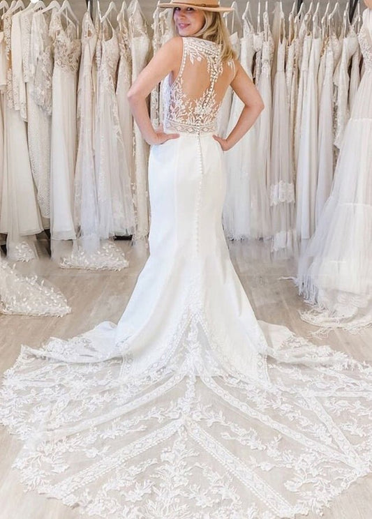 Boho Mermaid V-neck Bridal Dress with Lace Chapel Train