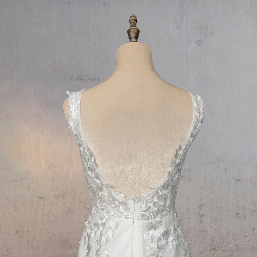 Mermaid Lace Illusion V Neck Sleeveless Backless Wedding Dress